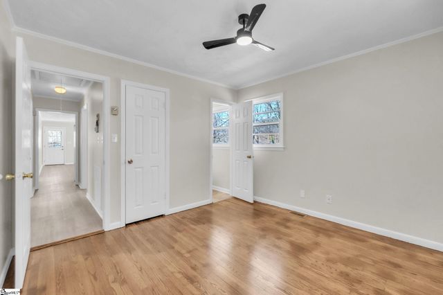 136 Crestview Drive, Cowpens, SC 29330