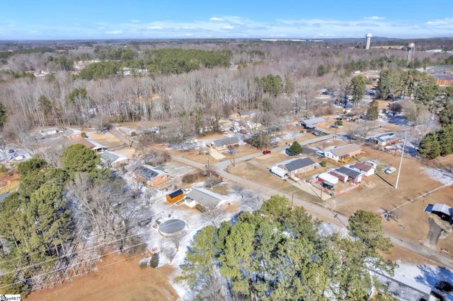 136 Crestview Drive, Cowpens, SC 29330