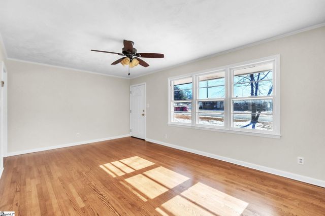 136 Crestview Drive, Cowpens, SC 29330