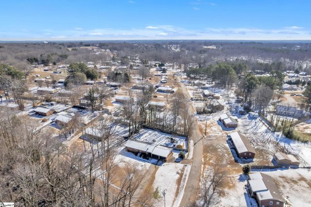 136 Crestview Drive, Cowpens, SC 29330