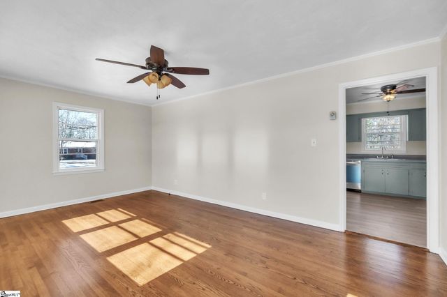 136 Crestview Drive, Cowpens, SC 29330