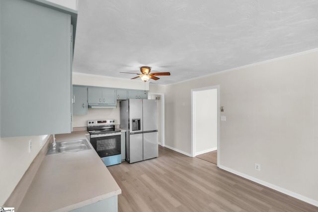 136 Crestview Drive, Cowpens, SC 29330