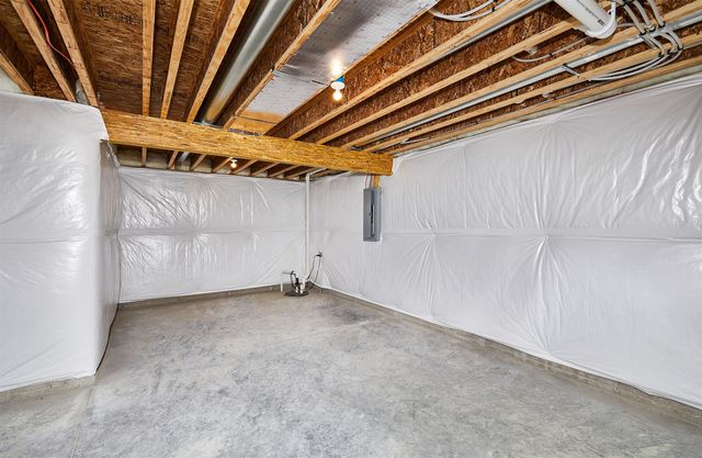 2735 SE Florence Drive, Waukee, IA 50263