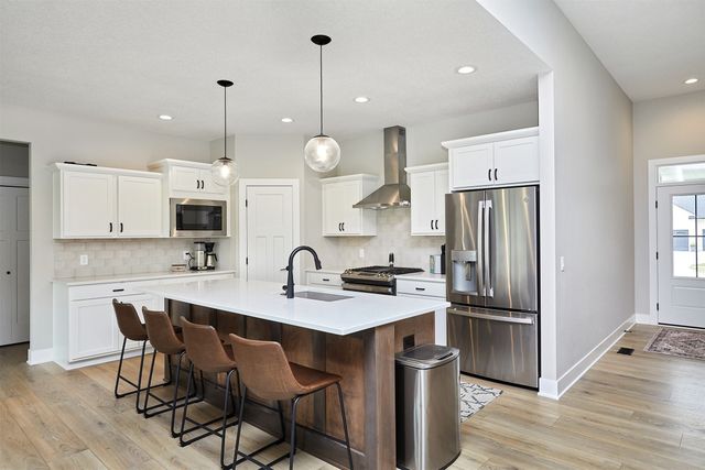 2735 SE Florence Drive, Waukee, IA 50263