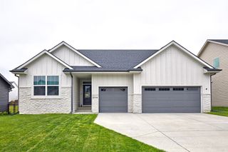 2735 SE Florence Drive, Waukee, IA 50263