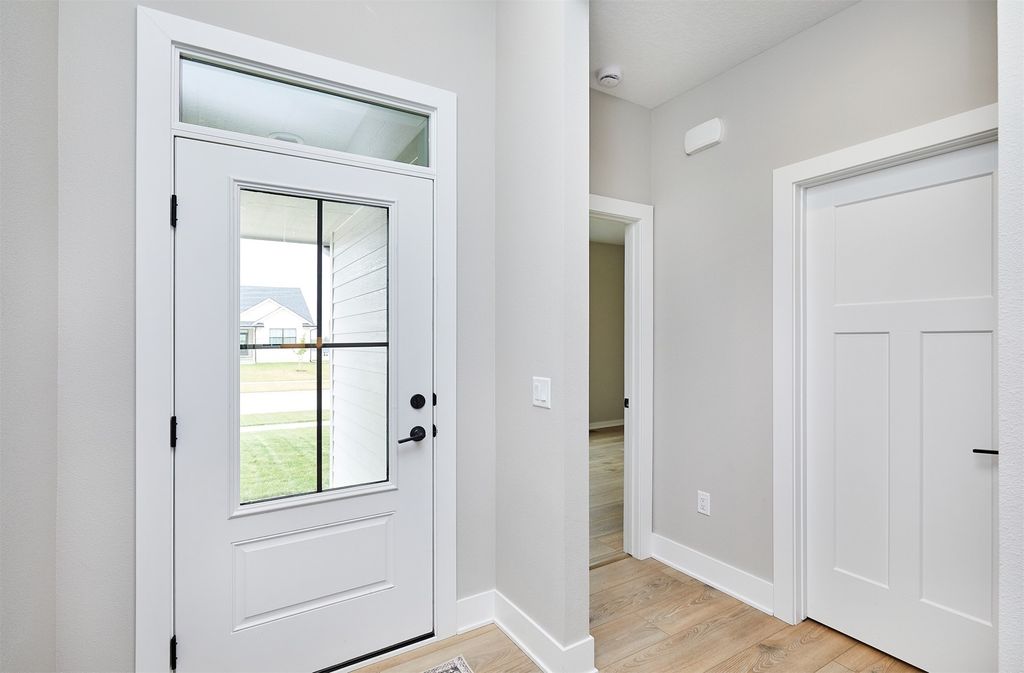 2735 SE Florence Drive, Waukee, IA 50263