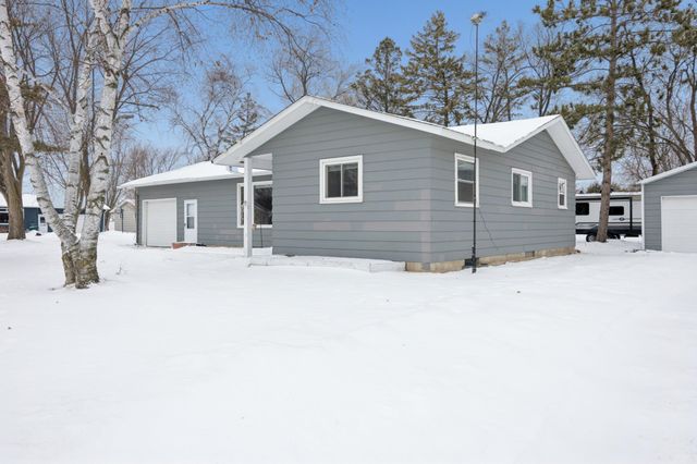 924 King Avenue SW, Wadena, MN 56482