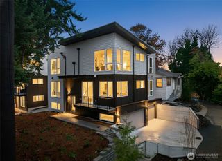 2103 SW Genesee Street, Seattle, WA 98106