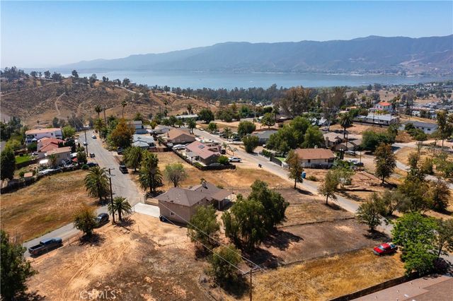 29541 Nichols Street, Lake Elsinore, CA 92530