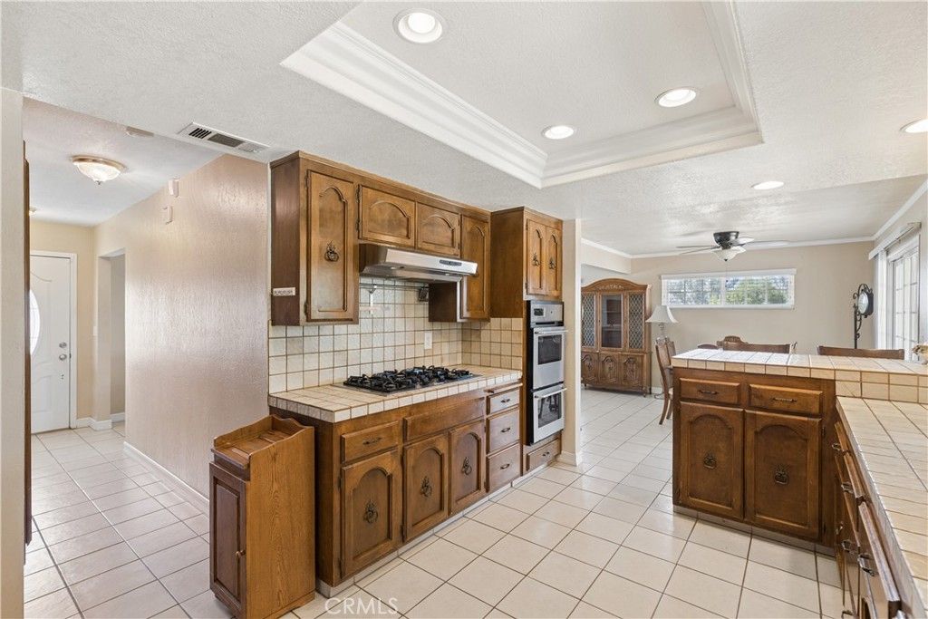 Image 10 of property listing at 29541 Nichols Street, Lake Elsinore, CA 92530