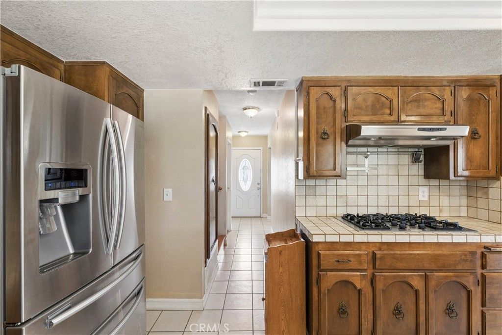 Image 11 of property listing at 29541 Nichols Street, Lake Elsinore, CA 92530