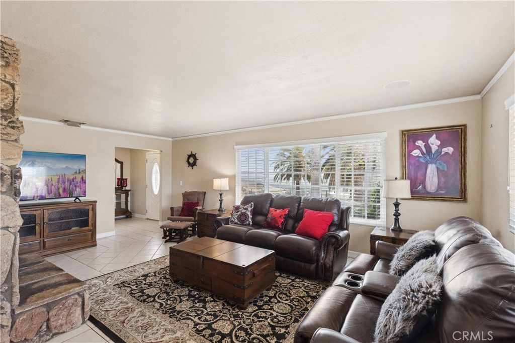 Image 5 of property listing at 29541 Nichols Street, Lake Elsinore, CA 92530