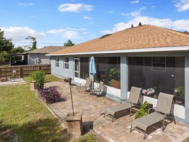 497 Alamanda Avenue, Sebastian, FL 32958