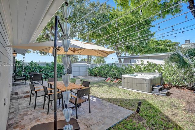 421 NE 70th St, Miami, FL 33138