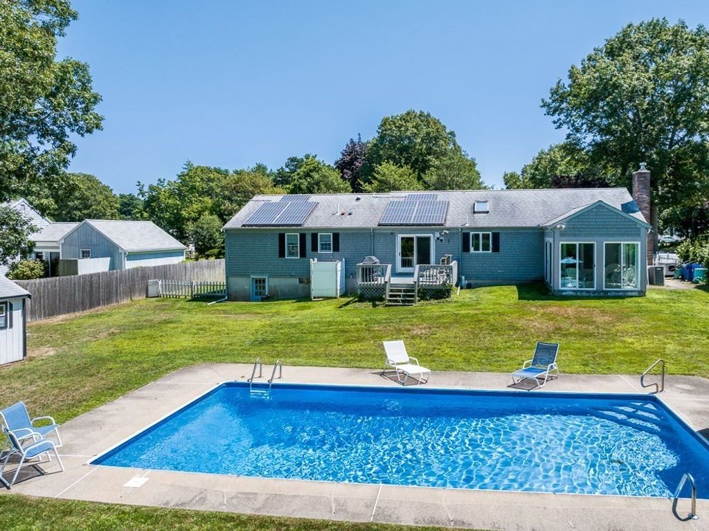 285 Prince Hinckley Rd, Barnstable, MA 02632