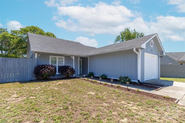 792 Algood Avenue, Hope Mills, NC 28348