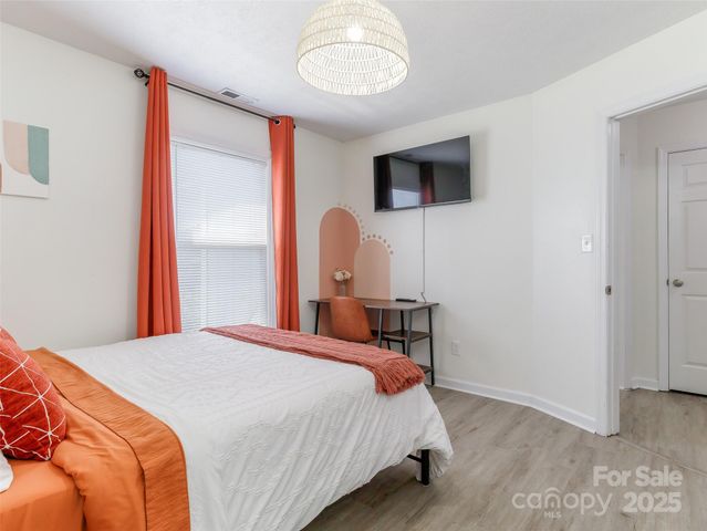 792 Algood Avenue, Hope Mills, NC 28348