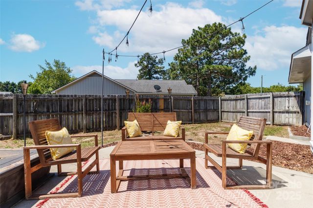 792 Algood Avenue, Hope Mills, NC 28348