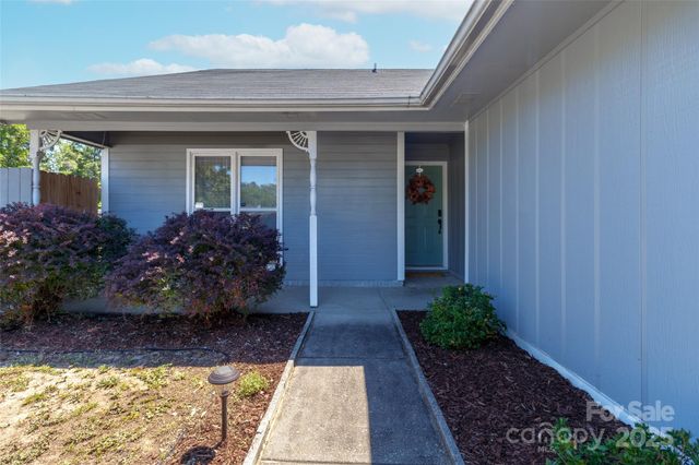 792 Algood Avenue, Hope Mills, NC 28348