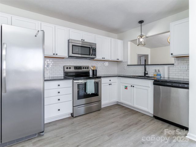 792 Algood Avenue, Hope Mills, NC 28348