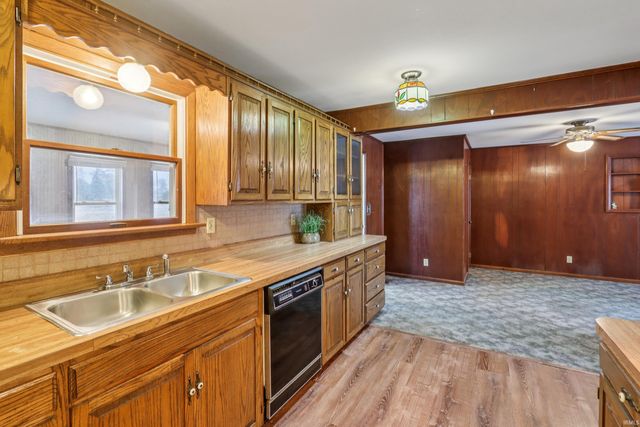 1670 W Old Waynetown Road, Crawfordsville, IN 47933