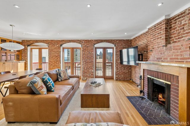 1022 Powell Street 2, San Francisco, CA 94108