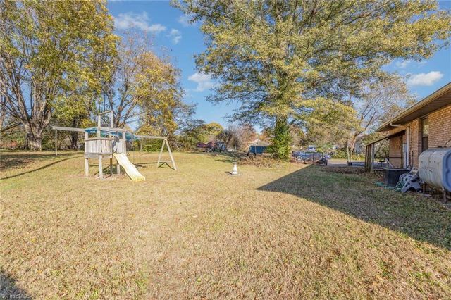 4013 Avera Avenue, Winston-salem, NC 27106