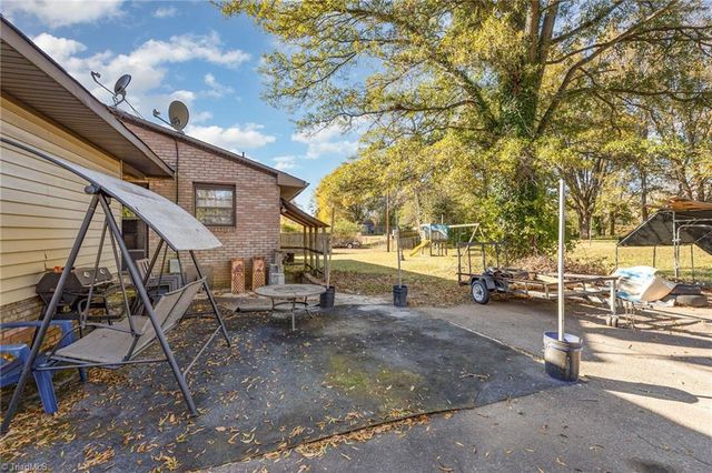 4013 Avera Avenue, Winston-salem, NC 27106