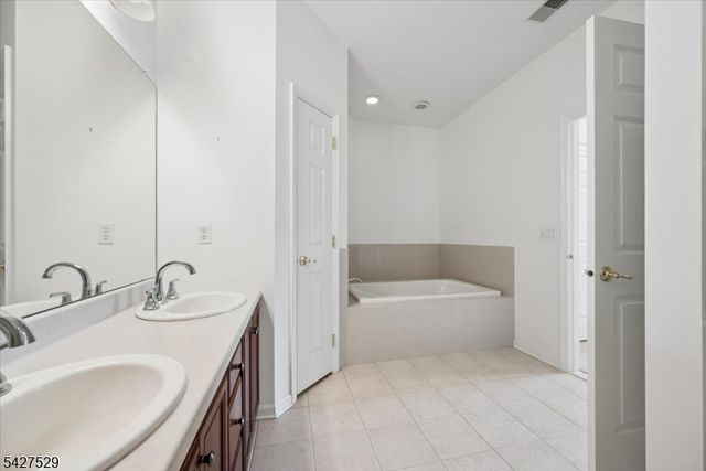 1303 Johnson Dr 1303, Rockaway Twp., NJ 07866