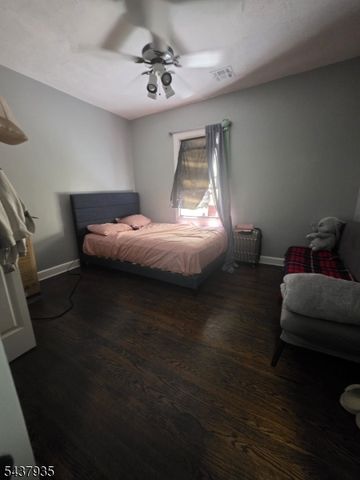 126 Smith St, Elizabeth City, NJ 07201