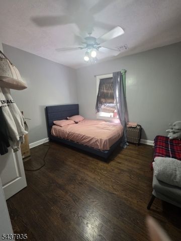 126 Smith St, Elizabeth City, NJ 07201