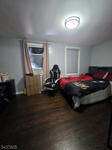 126 Smith St, Elizabeth City, NJ 07201