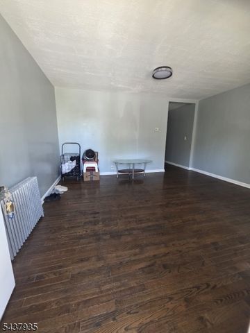 126 Smith St, Elizabeth City, NJ 07201