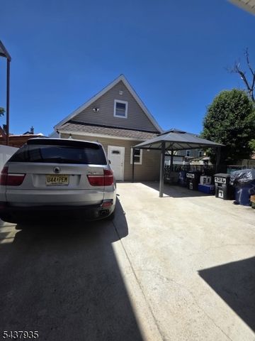 126 Smith St, Elizabeth City, NJ 07201