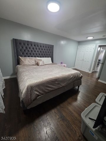 126 Smith St, Elizabeth City, NJ 07201