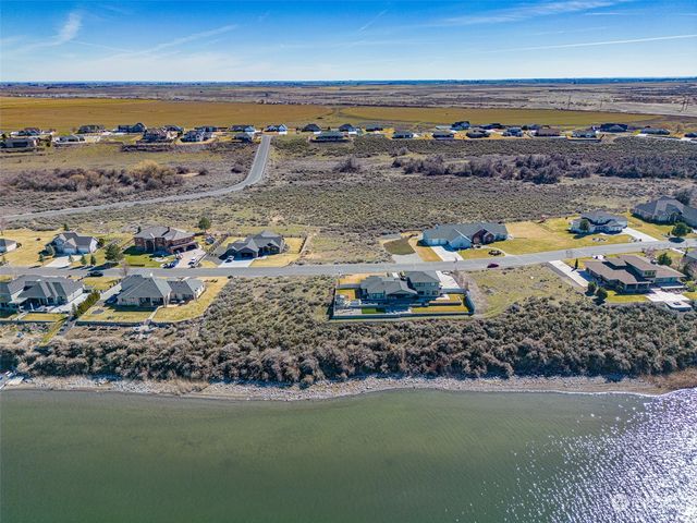 7382 Dune Lake Road SE, Moses Lake, WA 98837