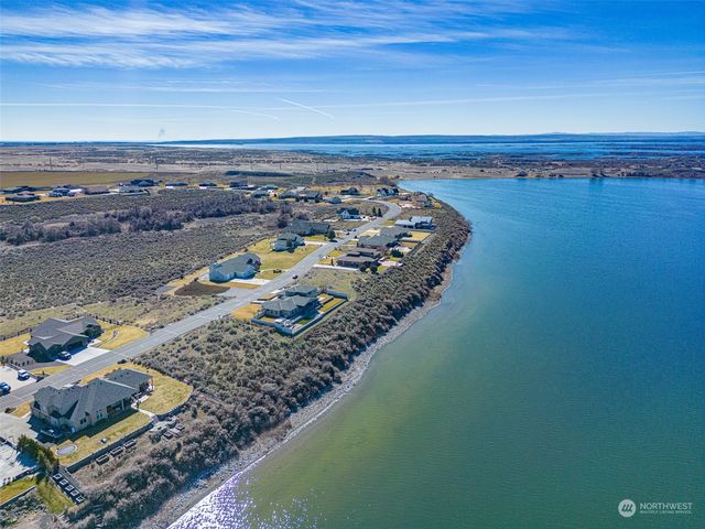 7382 Dune Lake Road SE, Moses Lake, WA 98837