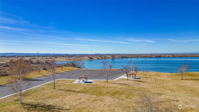 7382 Dune Lake Road SE, Moses Lake, WA 98837