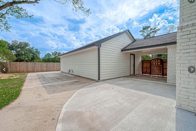 1011 Klamath Lane, Houston, TX 77090