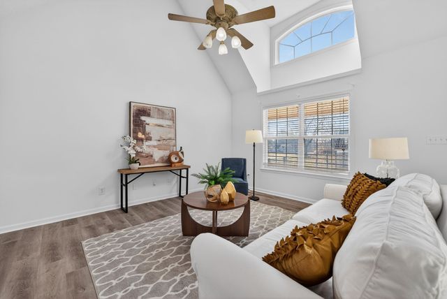 69 College Ct, Mc Ewen, TN 37101