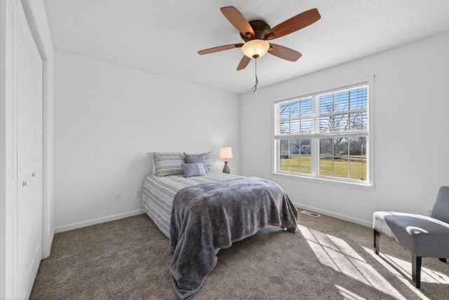 69 College Ct, Mc Ewen, TN 37101