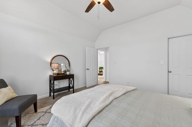 69 College Ct, Mc Ewen, TN 37101