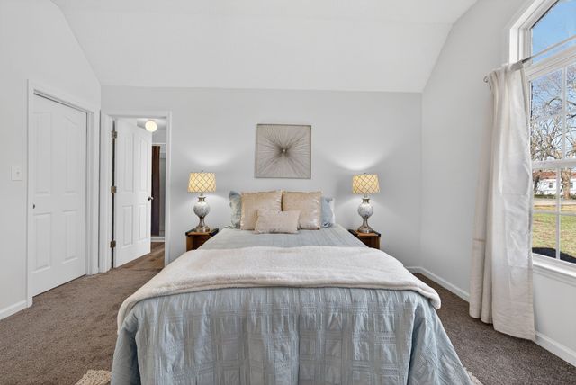 69 College Ct, Mc Ewen, TN 37101