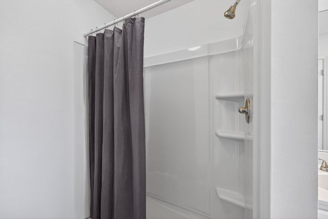 69 College Ct, Mc Ewen, TN 37101