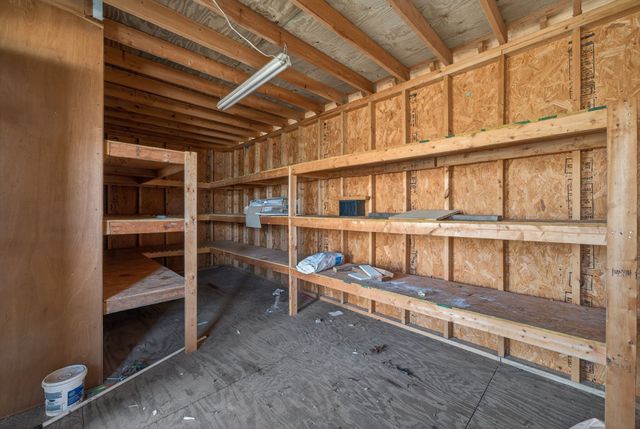 69 College Ct, Mc Ewen, TN 37101