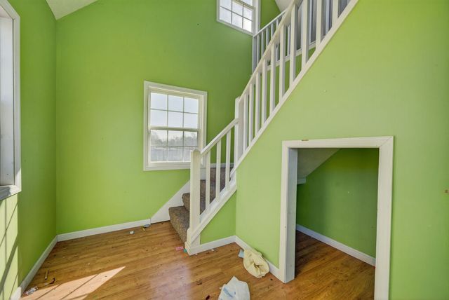 69 College Ct, Mc Ewen, TN 37101