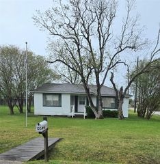 125 S Nugent Street, La Porte, TX 77571