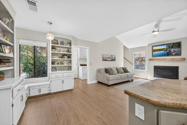 813 E Catalina Circle, Fresno, CA 93730