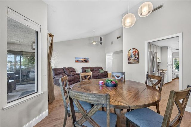 813 E Catalina Circle, Fresno, CA 93730