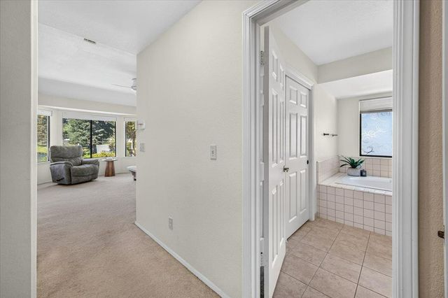 813 E Catalina Circle, Fresno, CA 93730